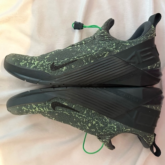 Nike Mens React Metcon BQ6044-323 Green Running Shoes Sneakers Size 10 athletic main image 5